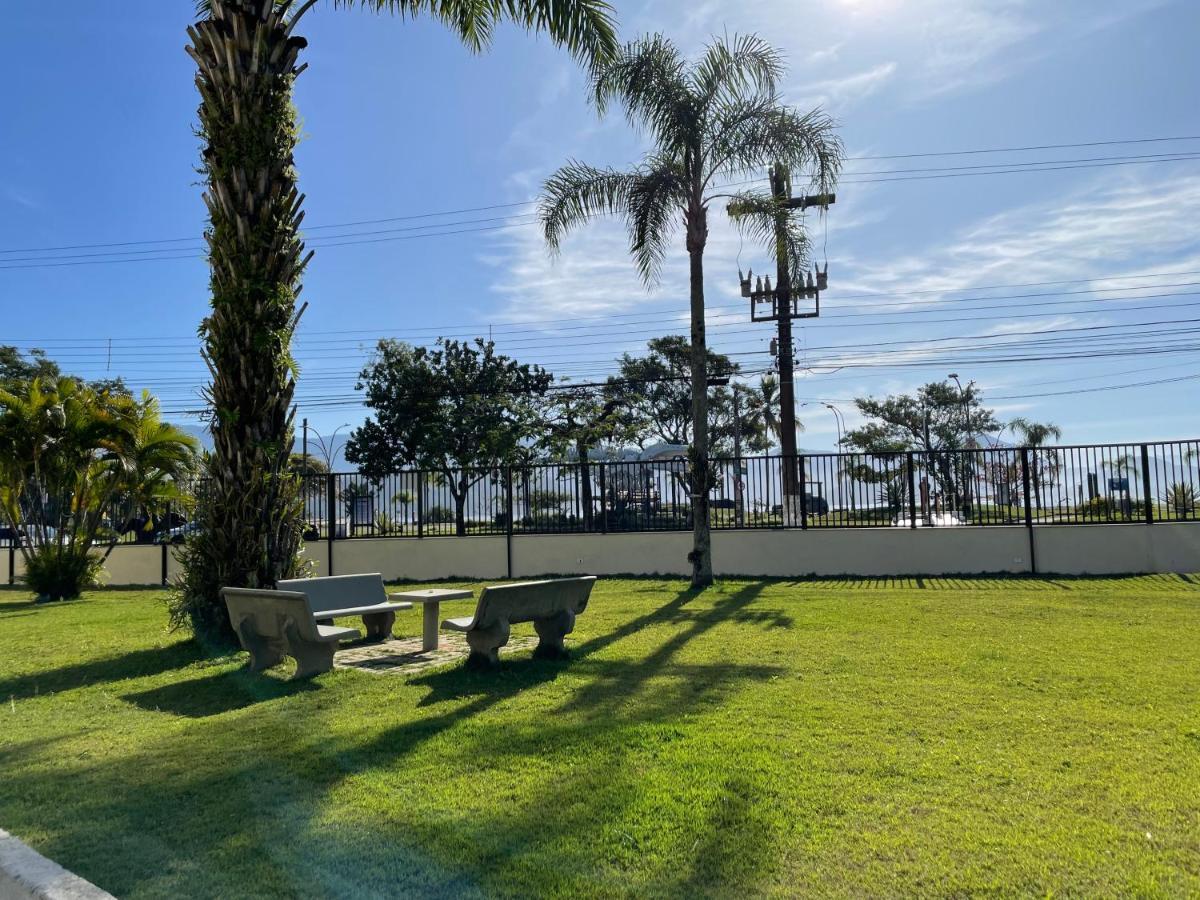 Apartamento Ubatuba, Itagua, Bem Localizado, Duas Vagas De Garagem Luaran gambar